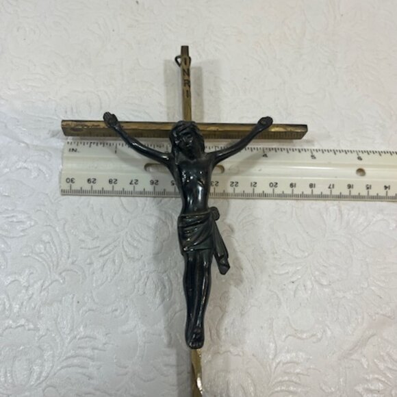 VTG 60's Brass Metal Pewter Jesus on Cross Crucifix Wall Hanging Religious10"x5" - Picture 15 of 16